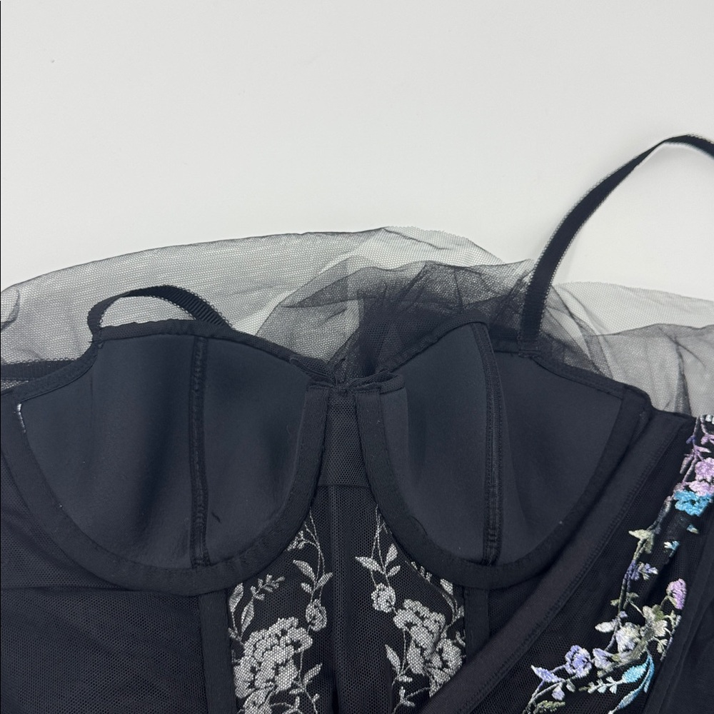 Victoria’s Secret Dream Angels Embroidered Lace Ballerina Costume - Picture 12 of 12